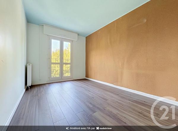 Appartement à vendre  6 pièces - 122 m 2   TROYES  - 10