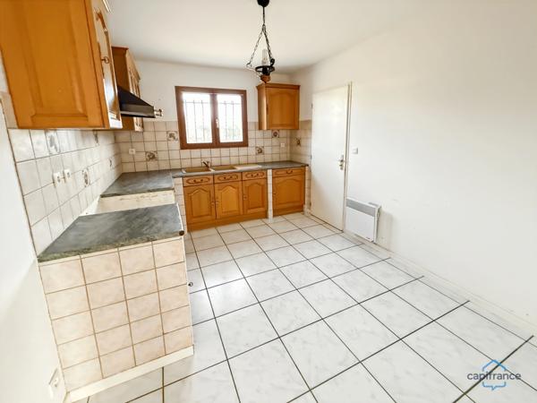 Dpt Gers (32), à vendre BARCELONNE DU GERS Maison T4 de plain pied sur 105 m² habitables + garage attenant et double garage non attenant sur 1193 m² de terrain, au calme