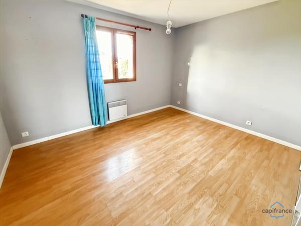 Dpt Gers (32), à vendre BARCELONNE DU GERS Maison T4 de plain pied sur 105 m² habitables + garage attenant et double garage non attenant sur 1193 m² de terrain, au calme