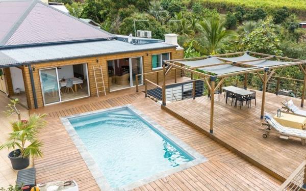 Maison à vendre    7 pièces • 190 m2 L'Étang-Salé