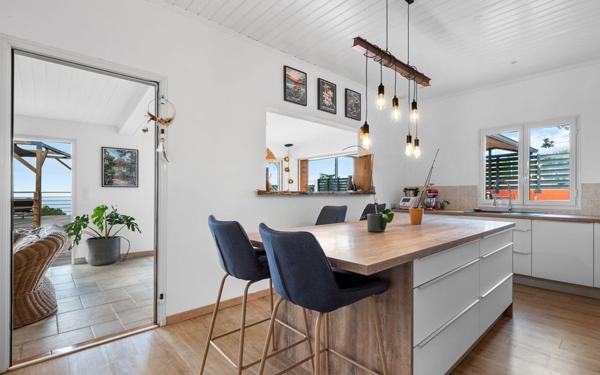 Maison à vendre    7 pièces • 190 m2 L'Étang-Salé