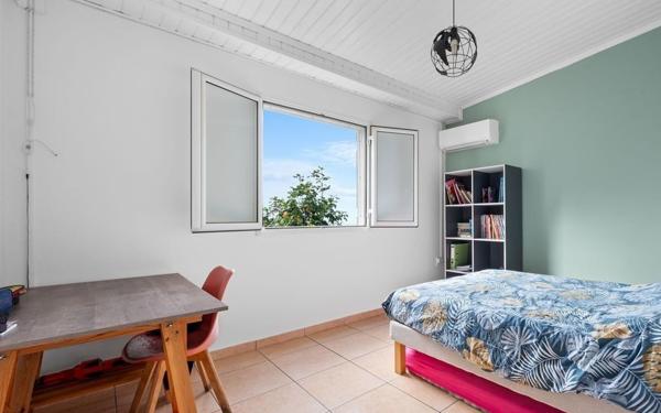 Maison à vendre    7 pièces • 190 m2 L'Étang-Salé