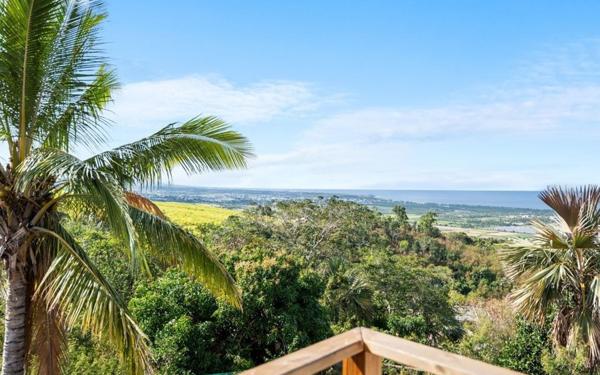 Maison à vendre    7 pièces • 190 m2 L'Étang-Salé