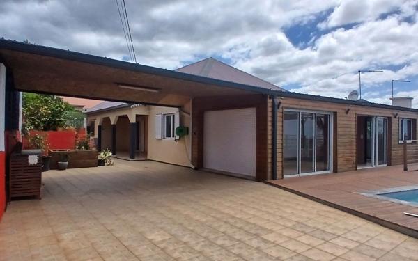 Maison à vendre    7 pièces • 190 m2 L'Étang-Salé