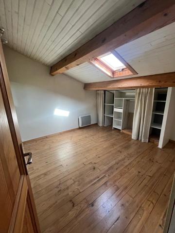 Vente                                                      Appartement
                        
                     4 pièces                      88 m2                     à Perpignan