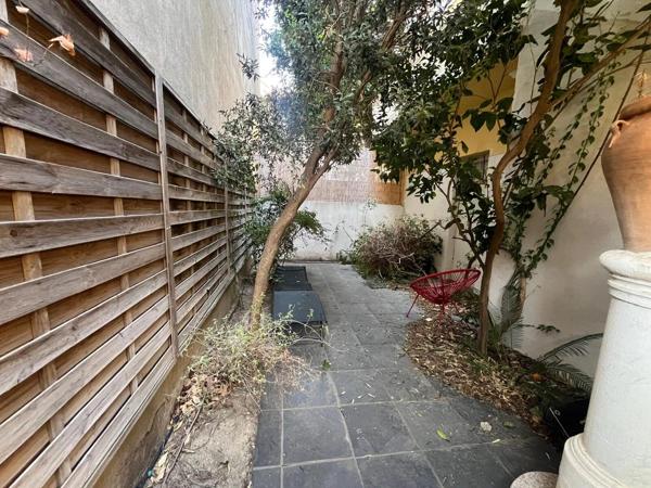 Vente                                                      Appartement
                        
                     4 pièces                      88 m2                     à Perpignan