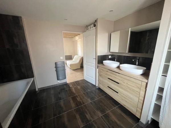 Vente                                                      Appartement
                        
                     4 pièces                      88 m2                     à Perpignan