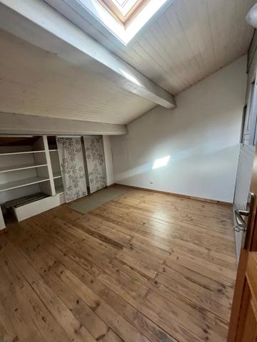 Vente                                                      Appartement
                        
                     4 pièces                      88 m2                     à Perpignan