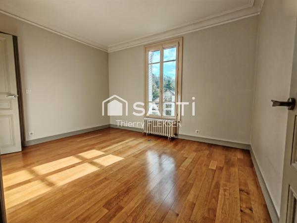 Belle maison en meulière à Bessancourt – 4 chambres – 112 m² – Grand terrain – Proche gare & écoles