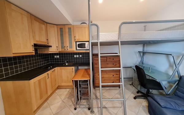 Appartement à louer    1 pièce •  Paris 19