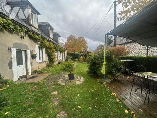 🏡 Maison auvergnate de caractère en pierre ? Anglards-de-Salers

Au c?ur de la campag...