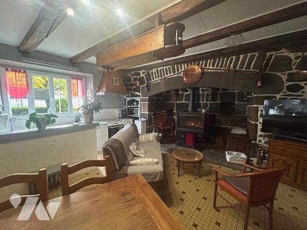 🏡 Maison auvergnate de caractère en pierre ? Anglards-de-Salers

Au c?ur de la campag...