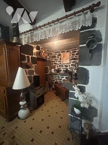 🏡 Maison auvergnate de caractère en pierre ? Anglards-de-Salers

Au c?ur de la campag...