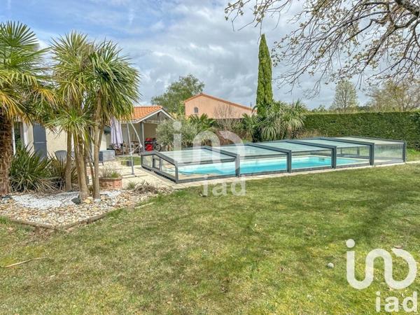 Maison traditionnelle 7 pièces de 158 m² à Le Pian-Médoc (33290)