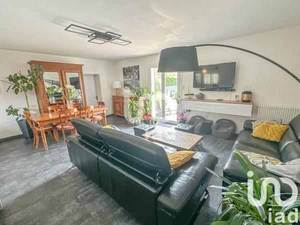 Maison traditionnelle 7 pièces de 158 m² à Le Pian-Médoc (33290)