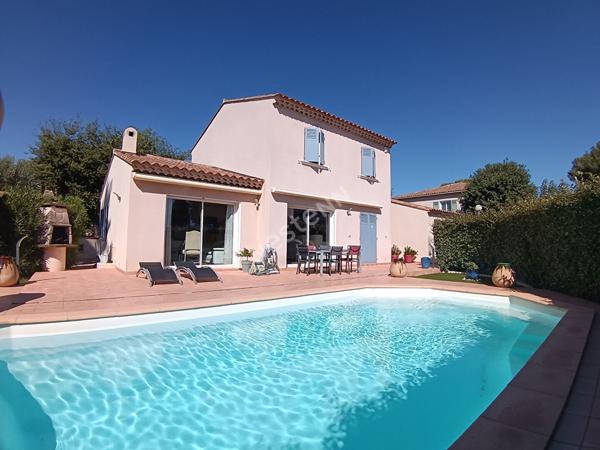 Maison indépendante T5 de 150 m² sur une parcelle de 556 m²