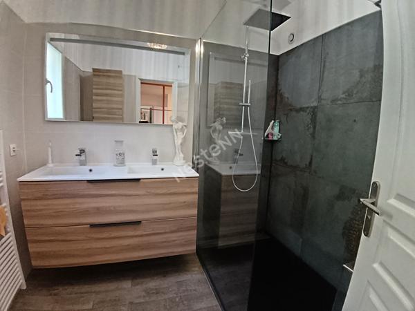 Maison indépendante T5 de 150 m² sur une parcelle de 556 m²