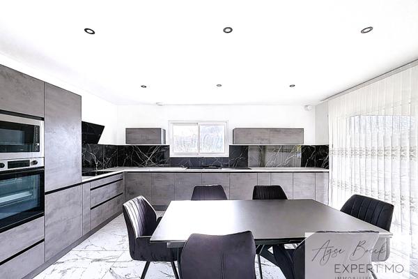 Brézins (38590) Maison plain-pied 2022 ultra économe – Piscine, appartement T2, jusqu’à 5 chambres