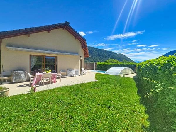 Maison
         4 pièces
        - 108 m² Exclusivité 510 000 € *