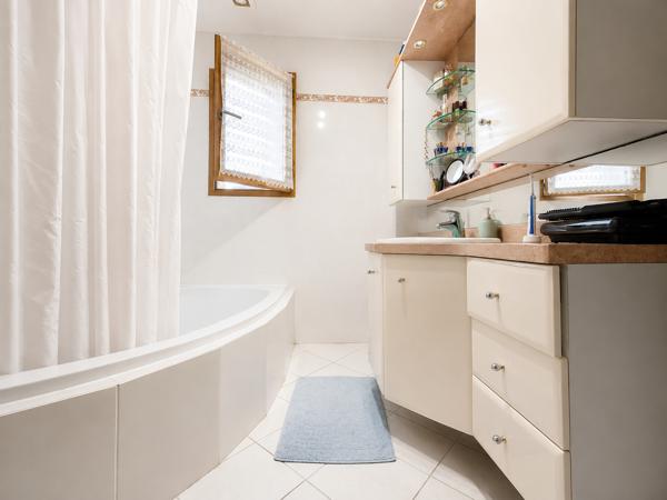 Maison
         4 pièces
        - 108 m² Exclusivité 510 000 € *