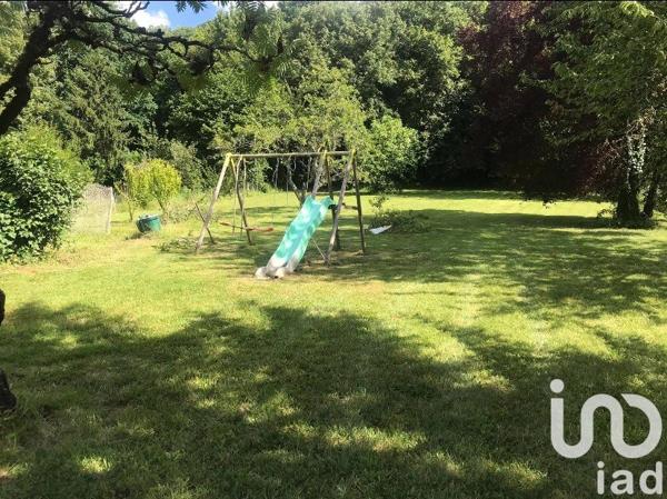 Maison 4 pièces de 92 m² à Terrasson-Lavilledieu (24120)