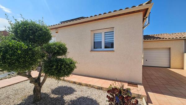 Maison 3 faces récente avec piscine, spa et garage