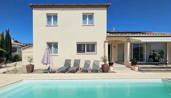 Maison 3 faces récente avec piscine, spa et garage