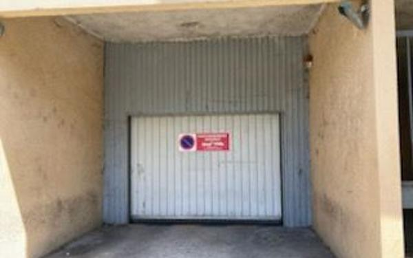 Stationnement à louer    15 m2 Carpentras