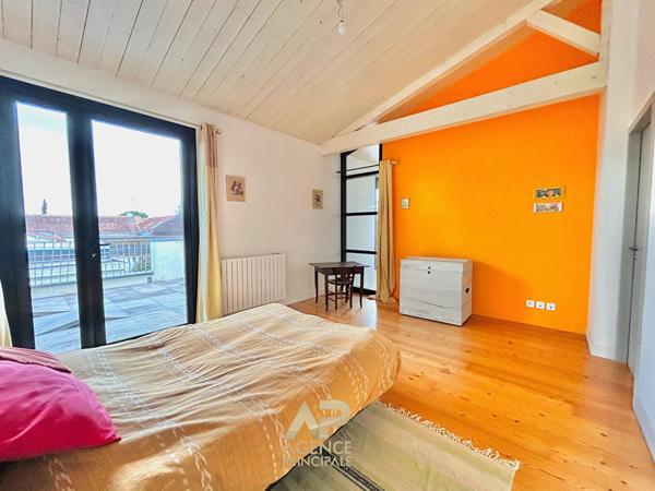 Maison La Rochelle 5 pièce(s) 203 m2 €773 300 ** - Référence MR679