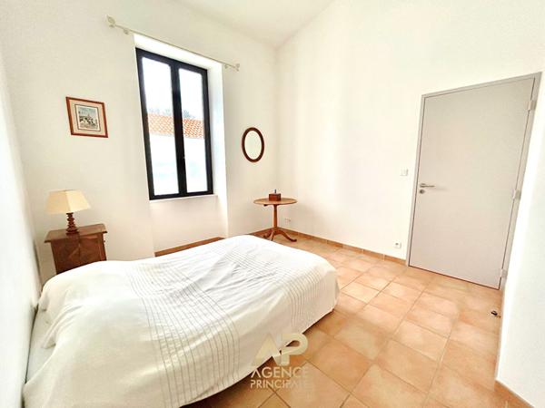 Maison La Rochelle 5 pièce(s) 203 m2 €773 300 ** - Référence MR679