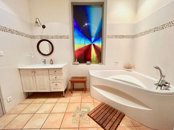 Maison La Rochelle 5 pièce(s) 203 m2 €773 300 ** - Référence MR679