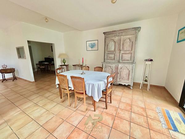 Maison La Rochelle 5 pièce(s) 203 m2 €773 300 ** - Référence MR679