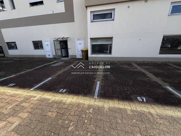 Local commercial Aiguillon Port