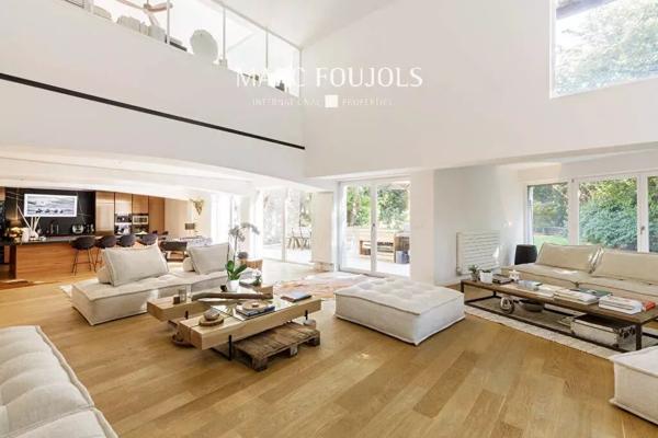 VERSAILLES – Maison d’architecte avec jardin et piscine écologique