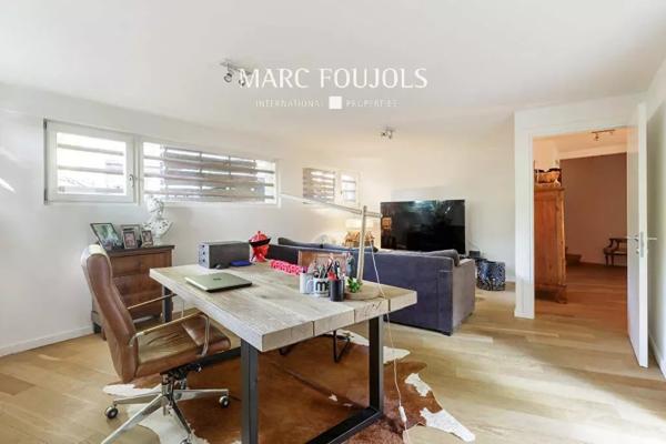 VERSAILLES – Maison d’architecte avec jardin et piscine écologique