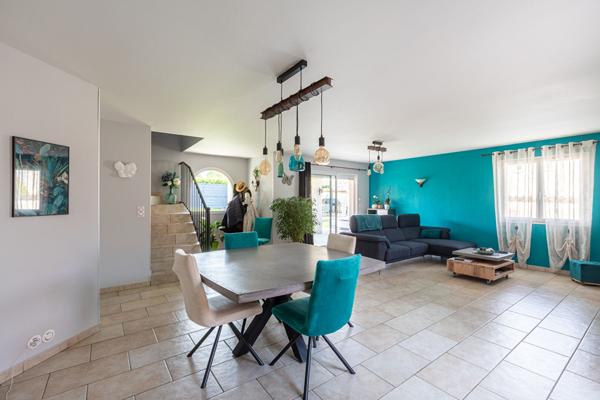Maison 4 chambres + T2 indépendant, jardin et piscine - Saint Laurent de Mure