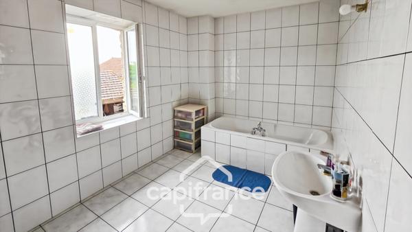 Maison de village de 219 m² 6 pièces à vendre EPERVANS (71)