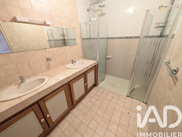 Maison à vendre 8 pièces 175 m² Saint-Julien-l'Ars