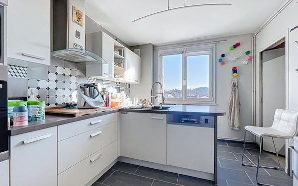 Appartement à louer    3 pièces • 80,21 m2 Valence