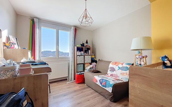 Appartement à louer    3 pièces • 80,21 m2 Valence