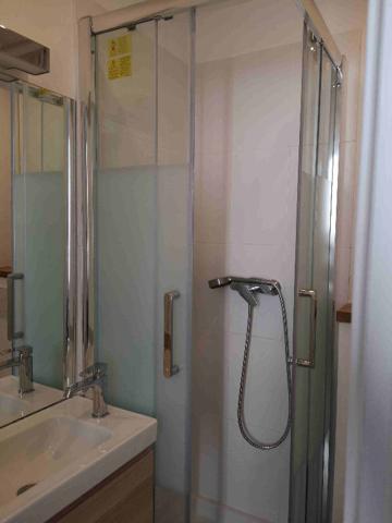 PARIS XVIIème Studio meublé 14.30 m2