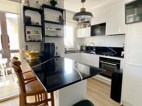 Port-Guillaume - Très beau duplex de 4 pièces avec vue sur le port exposé plein sud