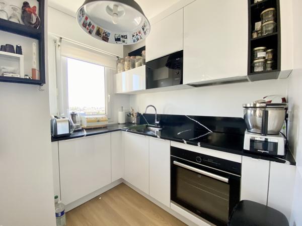 Port-Guillaume - Très beau duplex de 4 pièces avec vue sur le port exposé plein sud