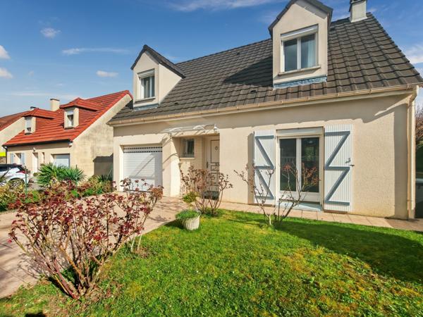 Roissy-en-Brie (77680) 77680 - ROISSY EN BRIE - MAISON INDIVIDUELLE DE 145M² HABITABLE - 7 PIÈCES - 4 CHAMBRES - UNE VERANDA - SITUÉE