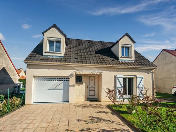 Roissy-en-Brie (77680) 77680 - ROISSY EN BRIE - MAISON INDIVIDUELLE DE 145M² HABITABLE - 7 PIÈCES - 4 CHAMBRES - UNE VERANDA - SITUÉE
