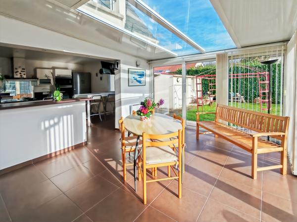 Roissy-en-Brie (77680) 77680 - ROISSY EN BRIE - MAISON INDIVIDUELLE DE 145M² HABITABLE - 7 PIÈCES - 4 CHAMBRES - UNE VERANDA - SITUÉE