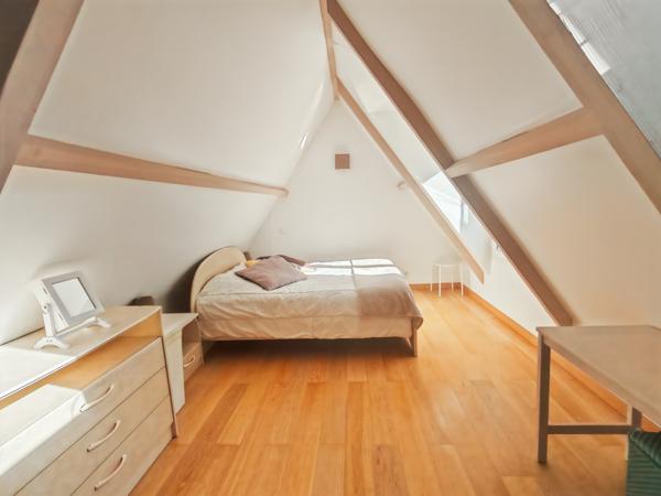 Roissy-en-Brie (77680) 77680 - ROISSY EN BRIE - MAISON INDIVIDUELLE DE 145M² HABITABLE - 7 PIÈCES - 4 CHAMBRES - UNE VERANDA - SITUÉE