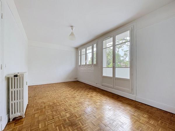 Quartier BRIMONT Appartement de 4 pièces de 71.9m² 420 000 € **  - Référence  V10010370