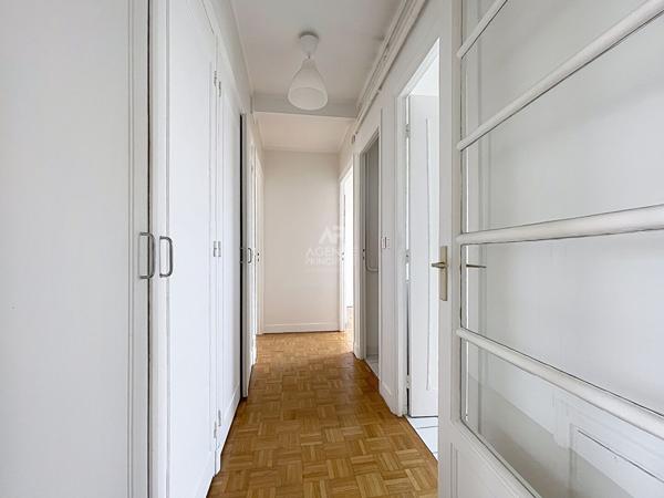 Quartier BRIMONT Appartement de 4 pièces de 71.9m² 420 000 € **  - Référence  V10010370