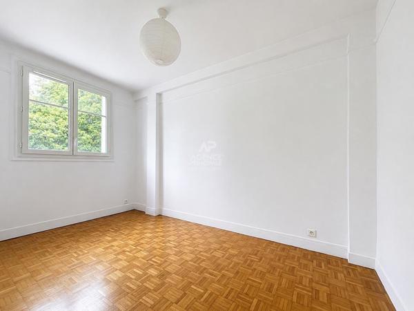 Quartier BRIMONT Appartement de 4 pièces de 71.9m² 420 000 € **  - Référence  V10010370